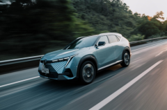 想让你的出行也变得多巴胺吗？快来GET多巴胺SUV！